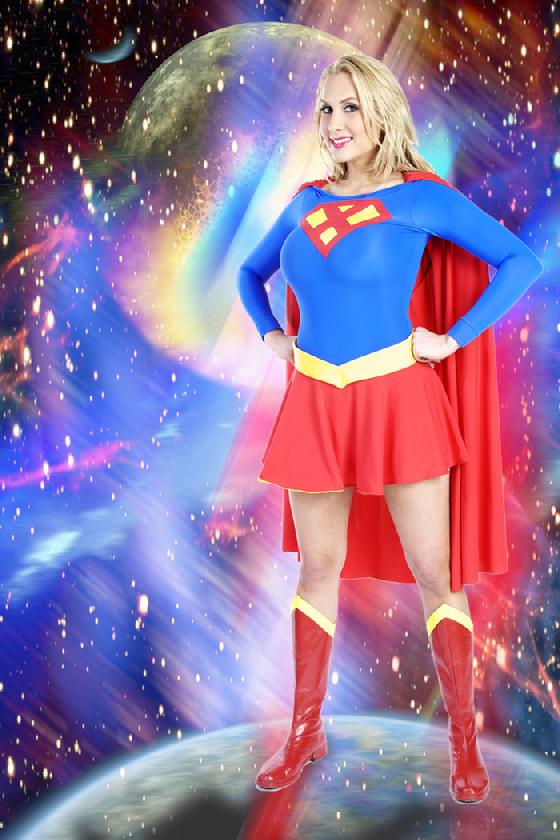 Alannah Rae, Supergirl. 